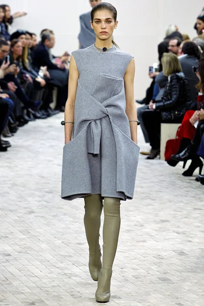 Look 13